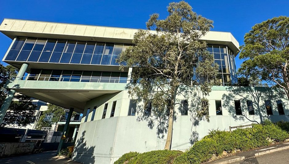 Our Work 4 Before office block painting – dull and weathered exterior in need of renovation.